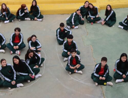 Los alumnos y alumnas de Los Rosales celebran el 50 aniversario del Colegio