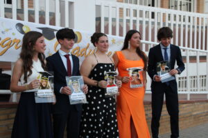 La promoción XXIX de 4º de ESO celebra su graduación en Los Rosales